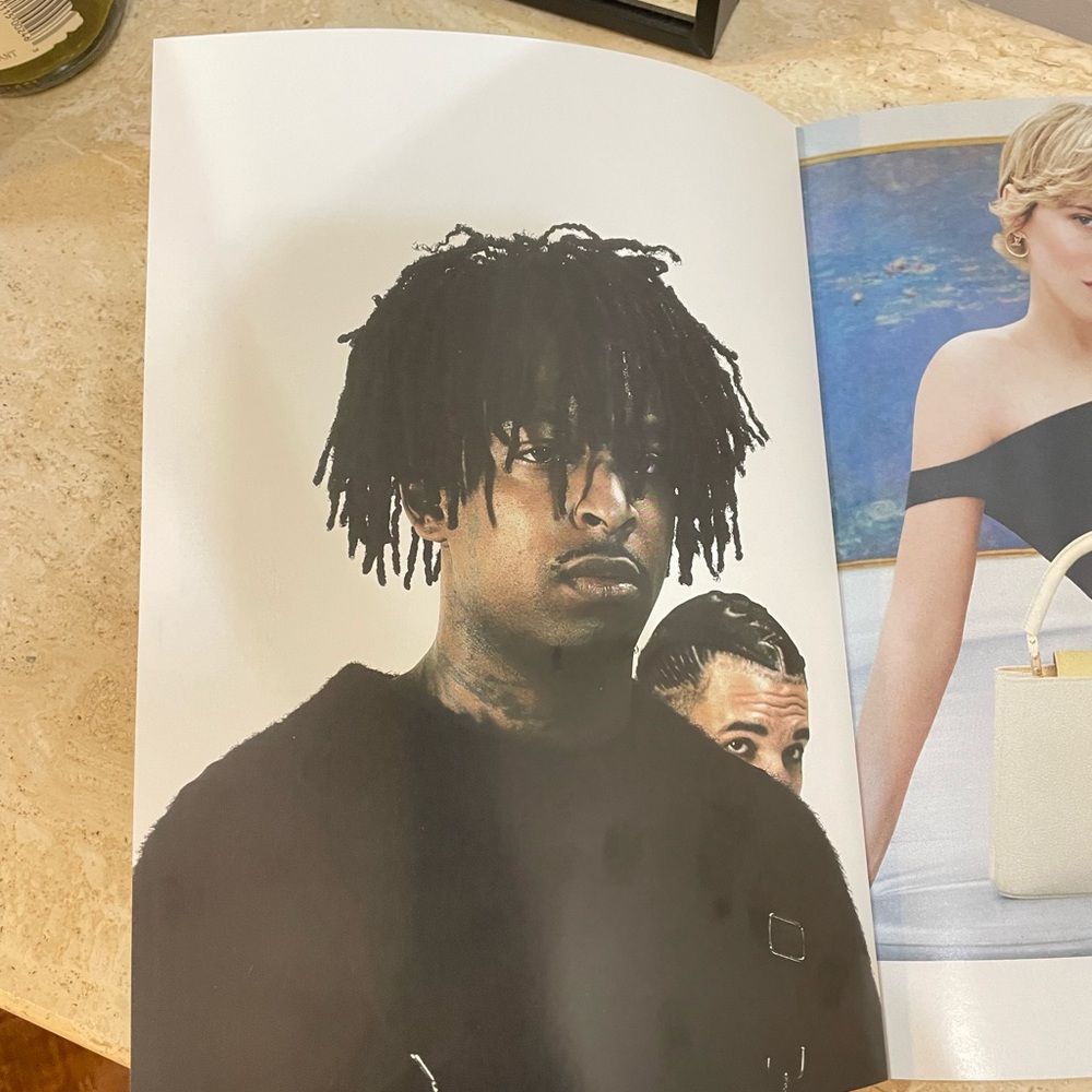 Drake X 21 Savage Vogue Issue Her loss Promo
Magazine - Picture 4 of 11